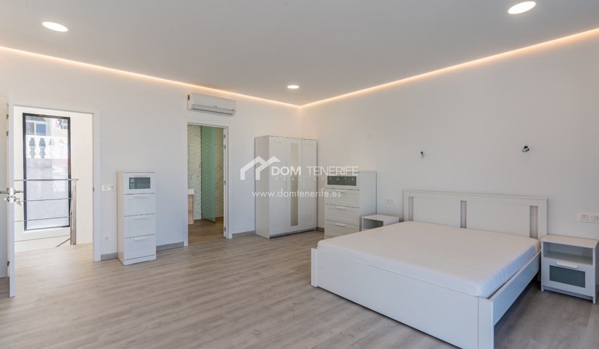 4 soveværelse Villa til salg i Adeje med swimmingpool garage - € 1.850.000 (Ref: 9148765)