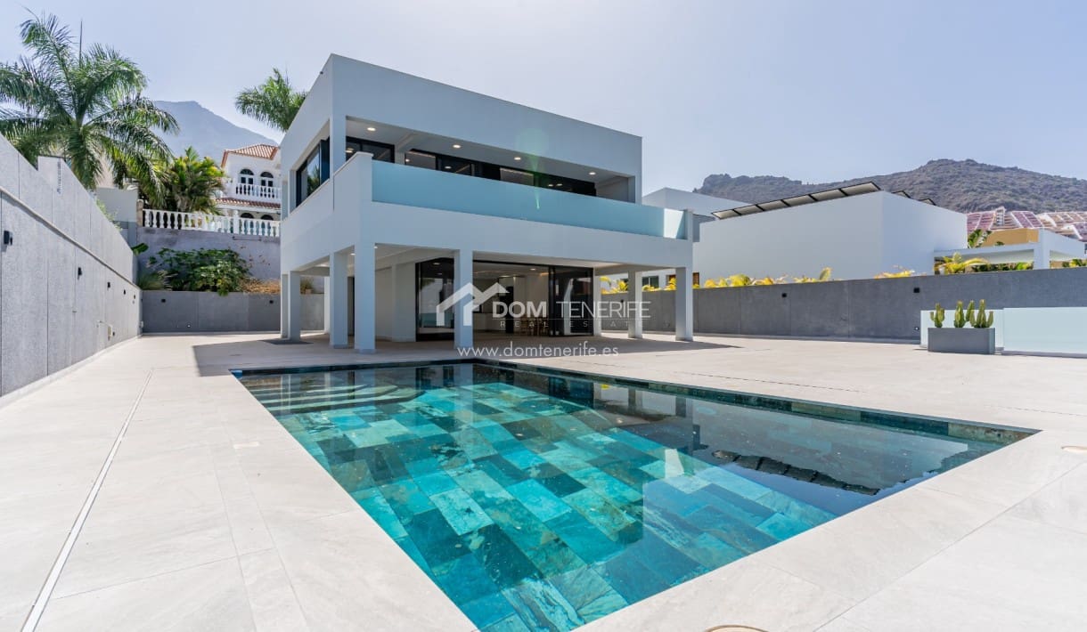 4 soveværelse Villa til salg i Adeje med swimmingpool garage - € 1.850.000 (Ref: 9148765)