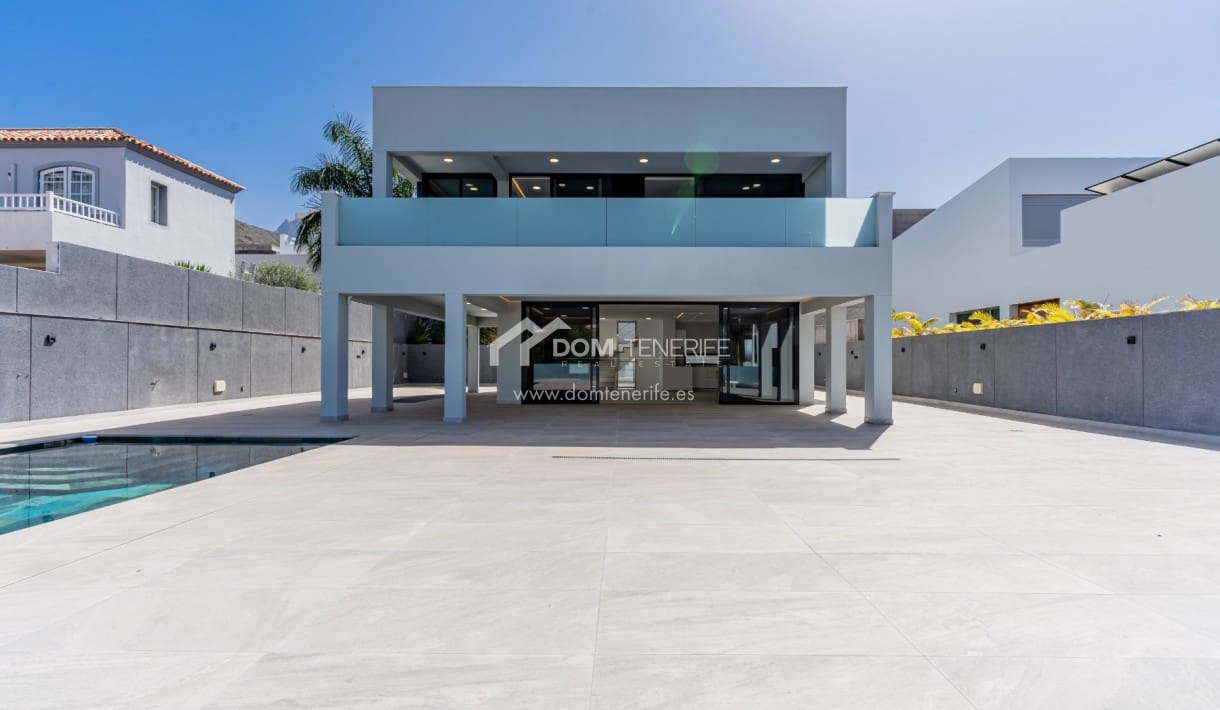 4 soveværelse Villa til salg i Adeje med swimmingpool garage - € 1.850.000 (Ref: 9148765)