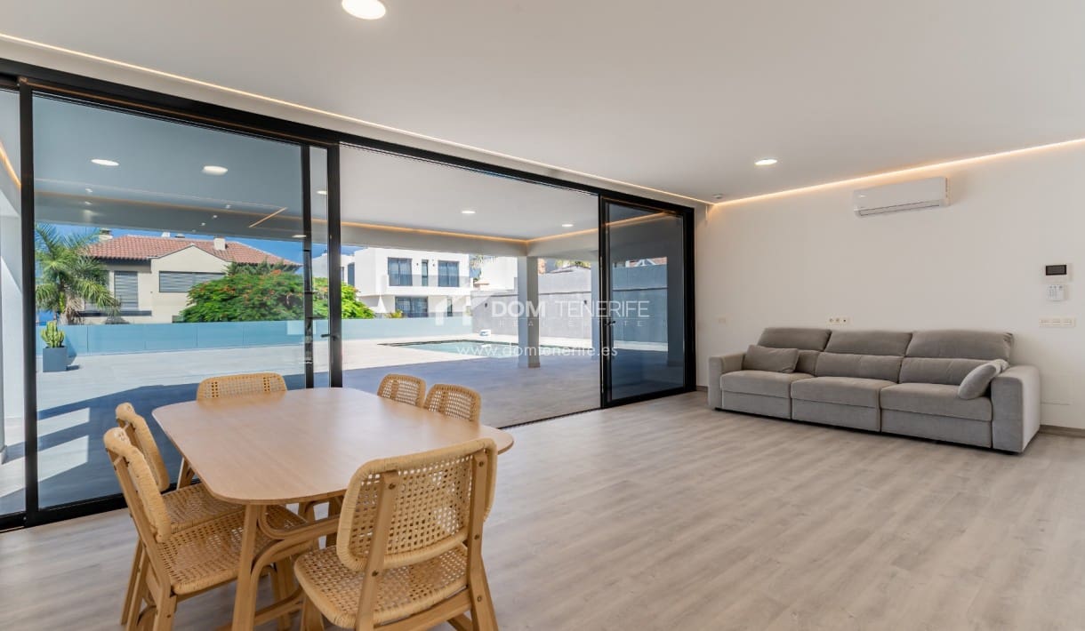 4 soveværelse Villa til salg i Adeje med swimmingpool garage - € 1.850.000 (Ref: 9148765)