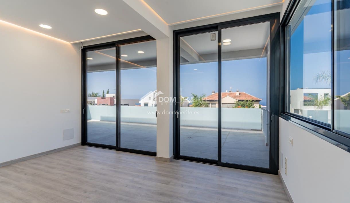 4 soveværelse Villa til salg i Adeje med swimmingpool garage - € 1.850.000 (Ref: 9148765)