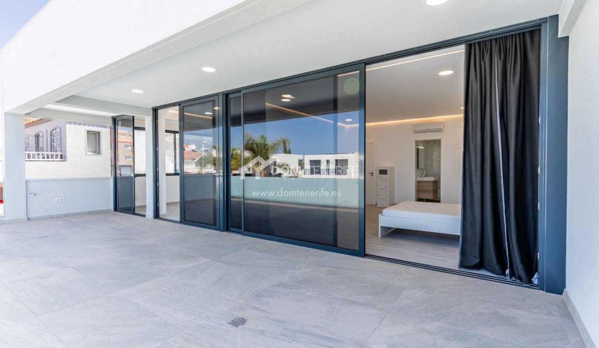 4 soveværelse Villa til salg i Adeje med swimmingpool garage - € 1.850.000 (Ref: 9148765)