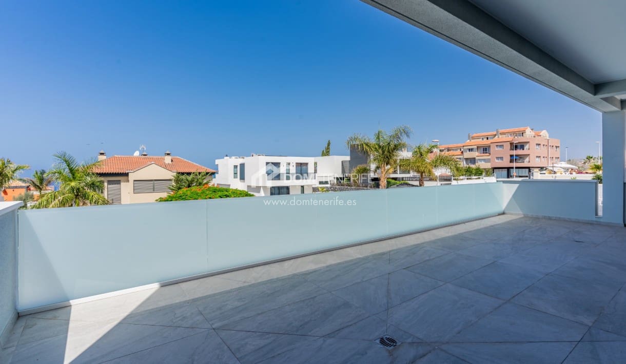 4 soveværelse Villa til salg i Adeje med swimmingpool garage - € 1.850.000 (Ref: 9148765)