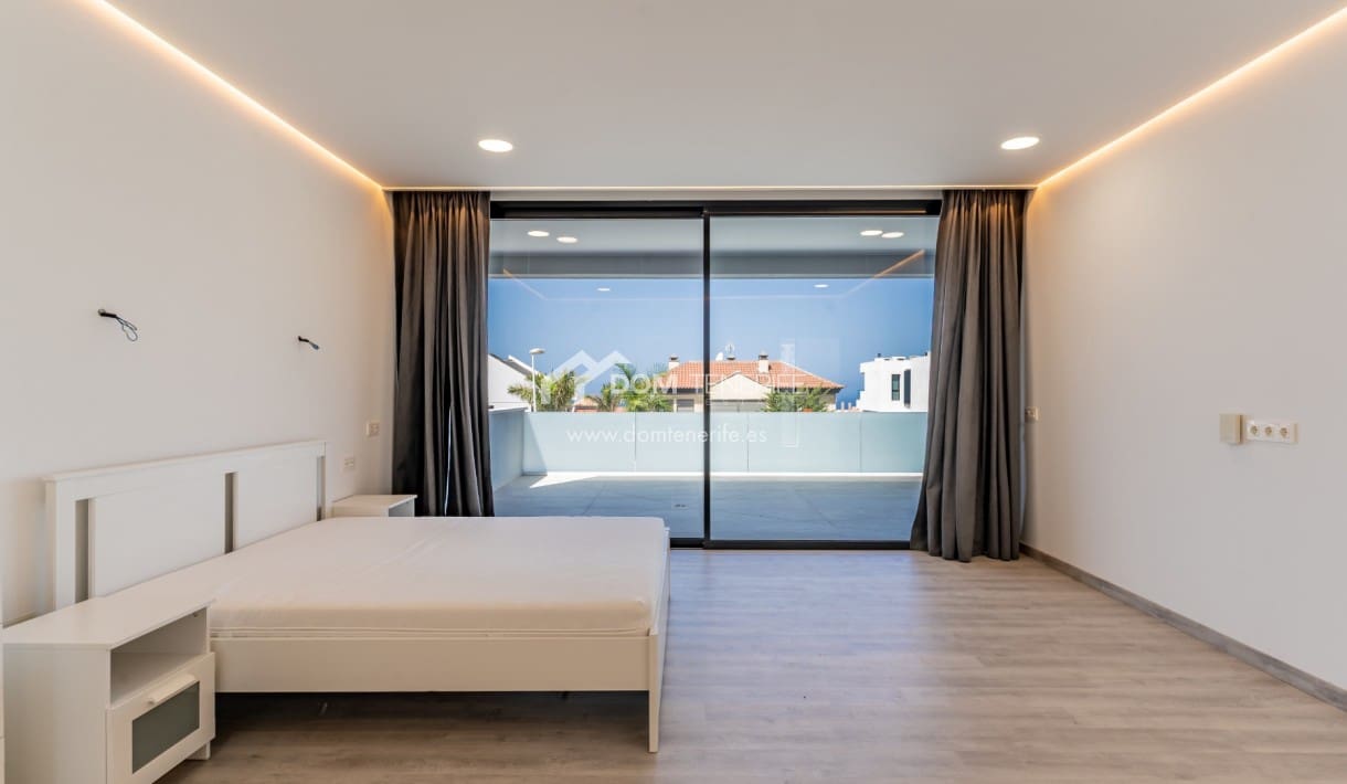 4 soveværelse Villa til salg i Adeje med swimmingpool garage - € 1.850.000 (Ref: 9148765)