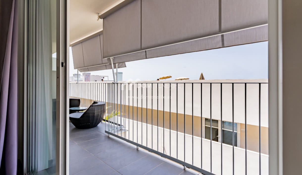 2 soveværelse Penthouse til salg i Adeje med swimmingpool - € 495.000 (Ref: 9181867)