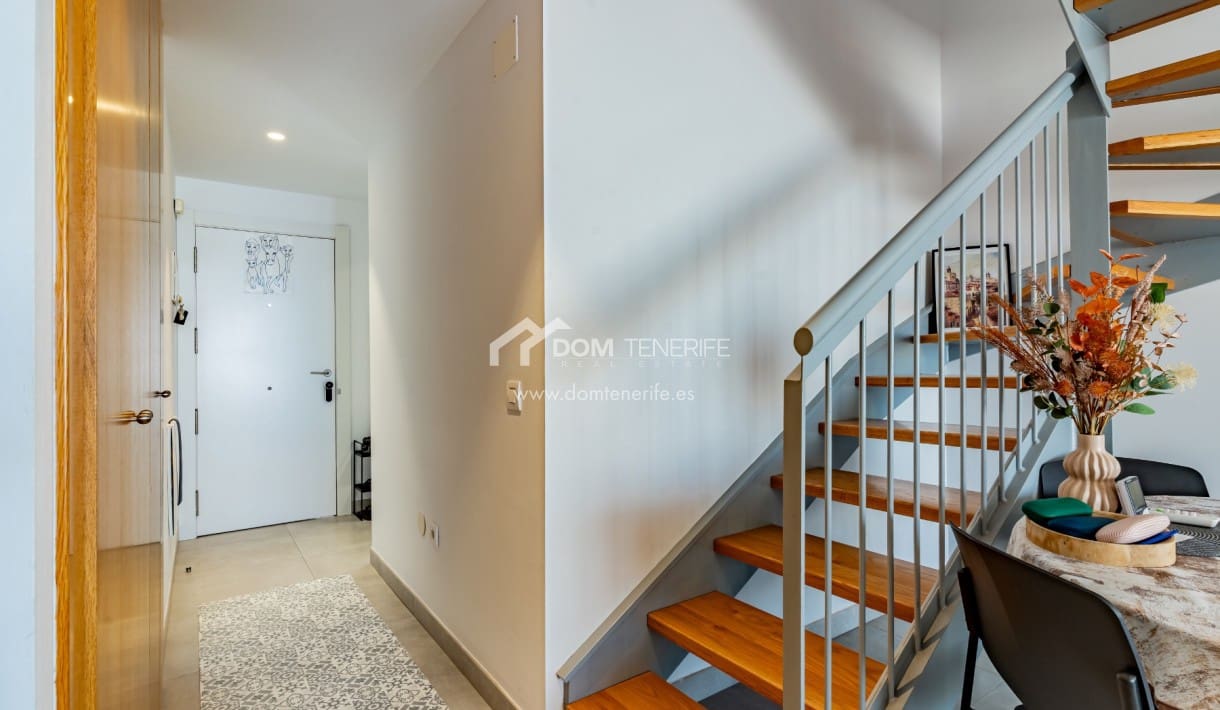 2 soveværelse Penthouse til salg i Adeje med swimmingpool - € 495.000 (Ref: 9181867)