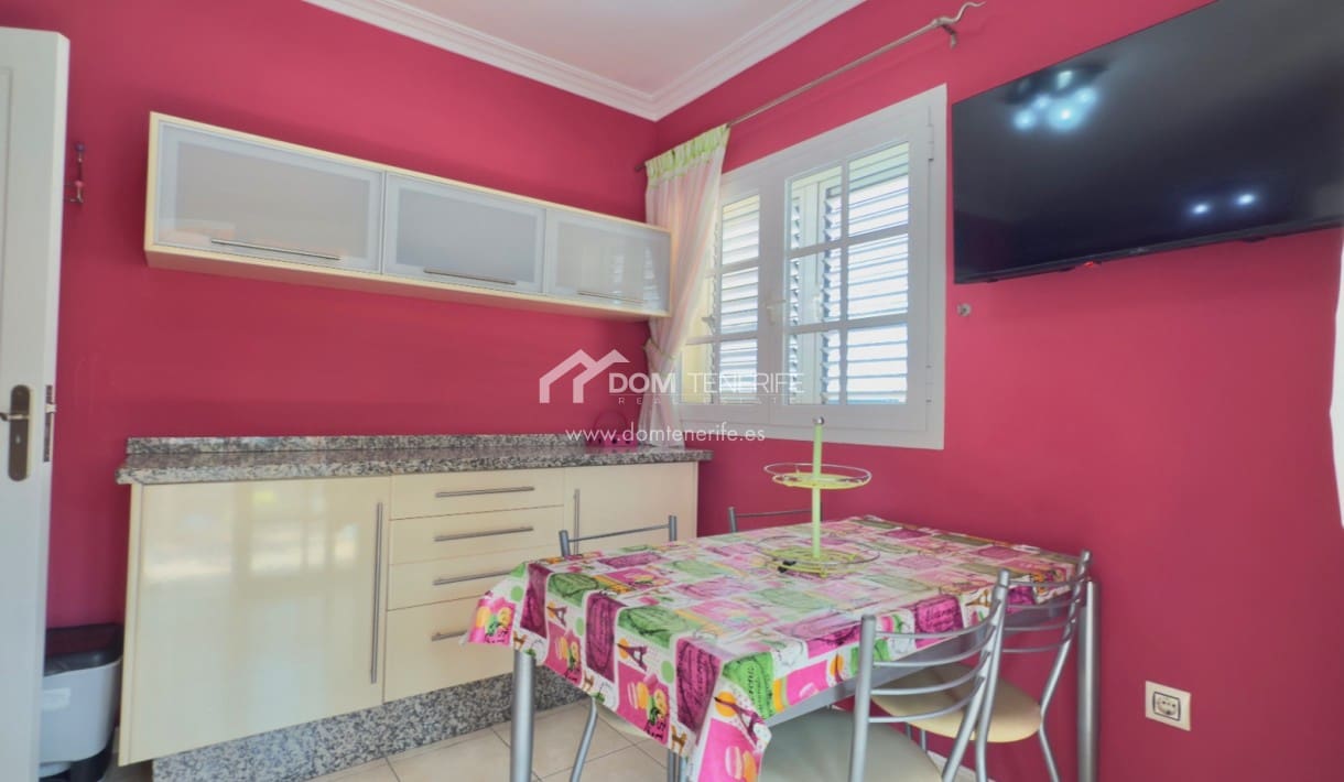 3 soveværelse Semi-Rækkehus til salg i El Madronal med swimmingpool garage - € 1.000.000 (Ref: 9181868)