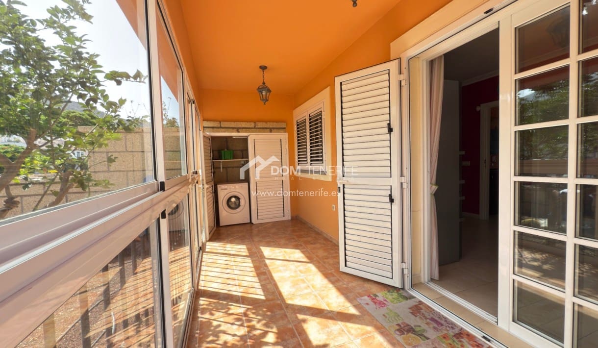 3 soveværelse Semi-Rækkehus til salg i El Madronal med swimmingpool garage - € 1.000.000 (Ref: 9181868)