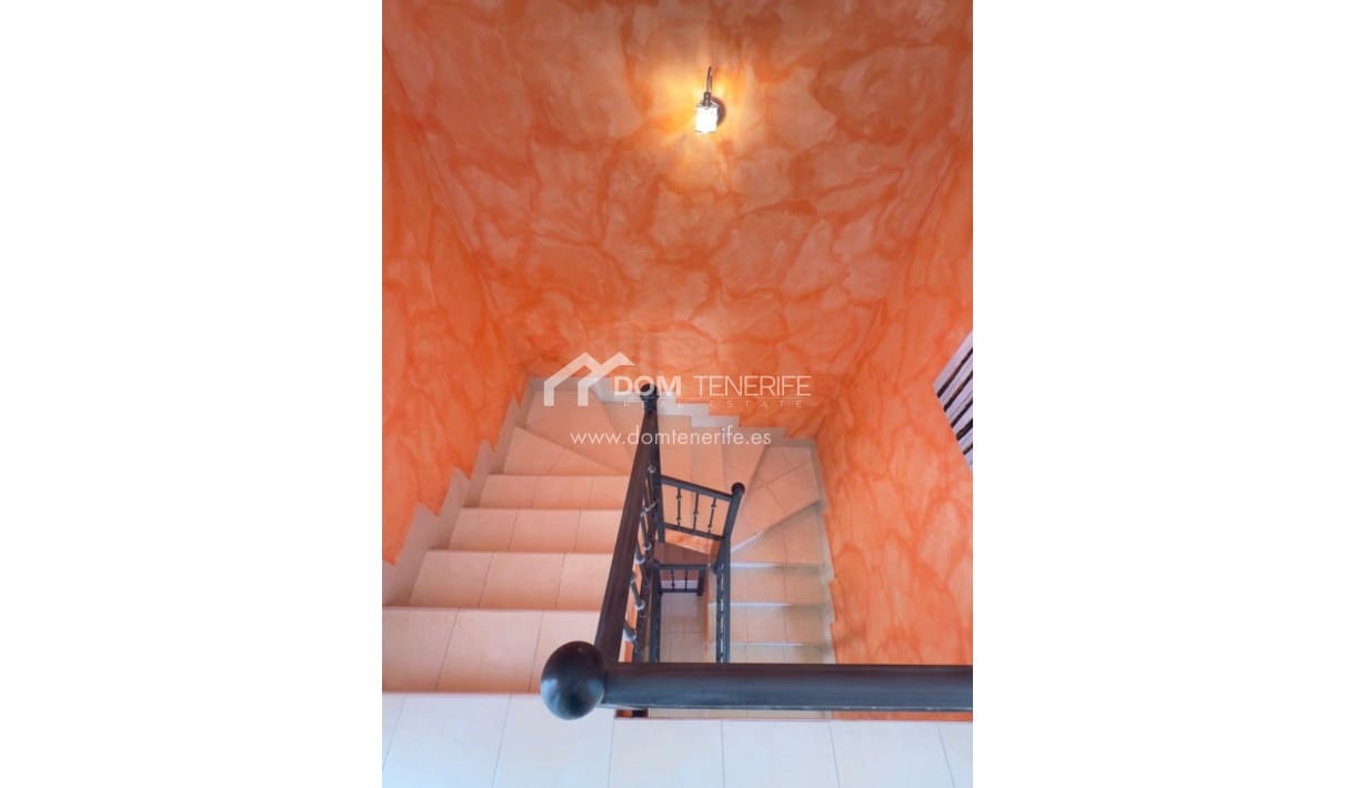 3 soveværelse Semi-Rækkehus til leje i El Madronal med swimmingpool garage - € 3.000 (Ref: 9184935)