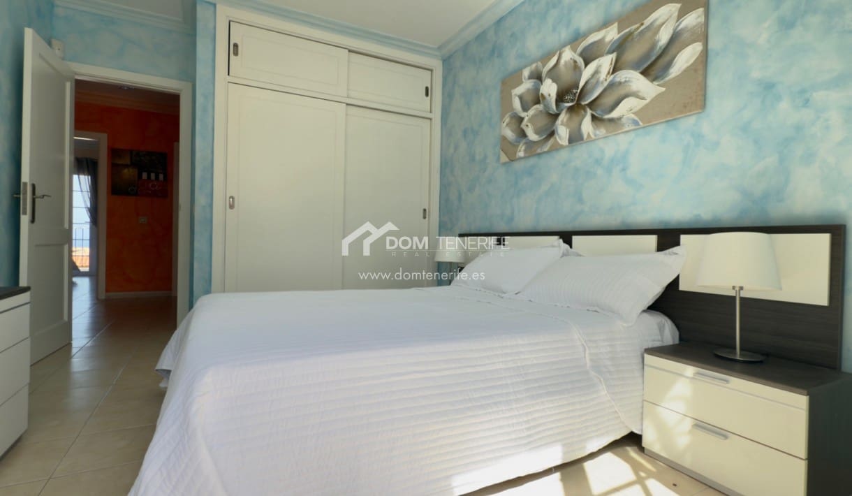 3 soveværelse Semi-Rækkehus til leje i El Madronal med swimmingpool garage - € 3.000 (Ref: 9184935)