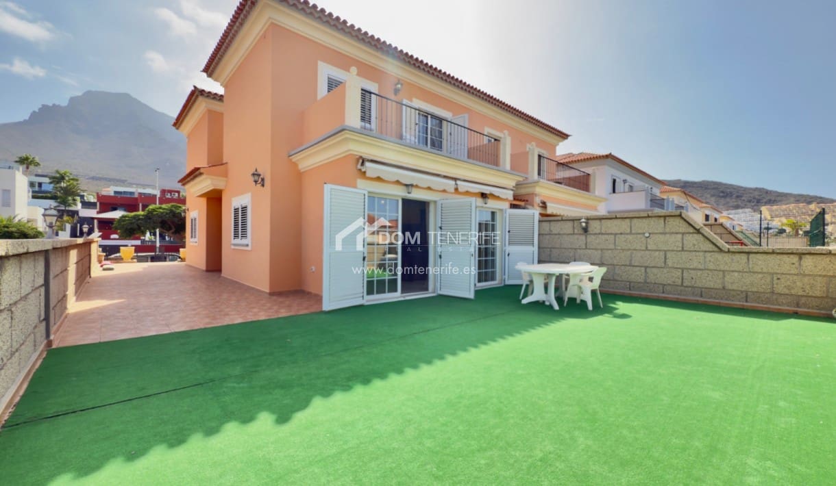 3 soveværelse Semi-Rækkehus til leje i El Madronal med swimmingpool garage - € 3.000 (Ref: 9184935)