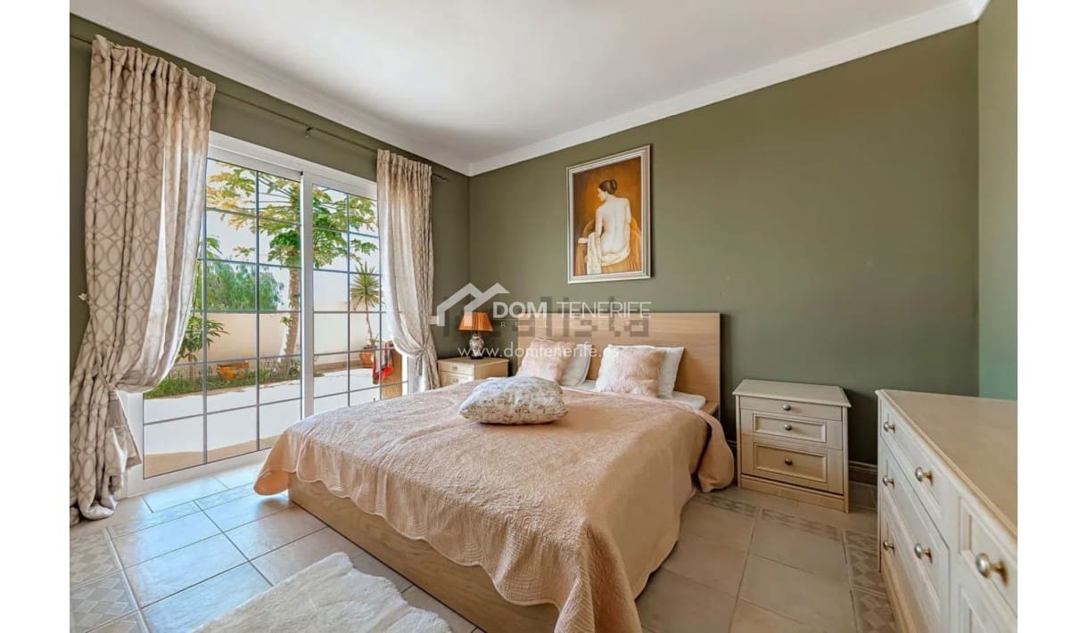 3 soveværelse Villa til salg i Callao Salvaje med swimmingpool - € 750.000 (Ref: 9232062)