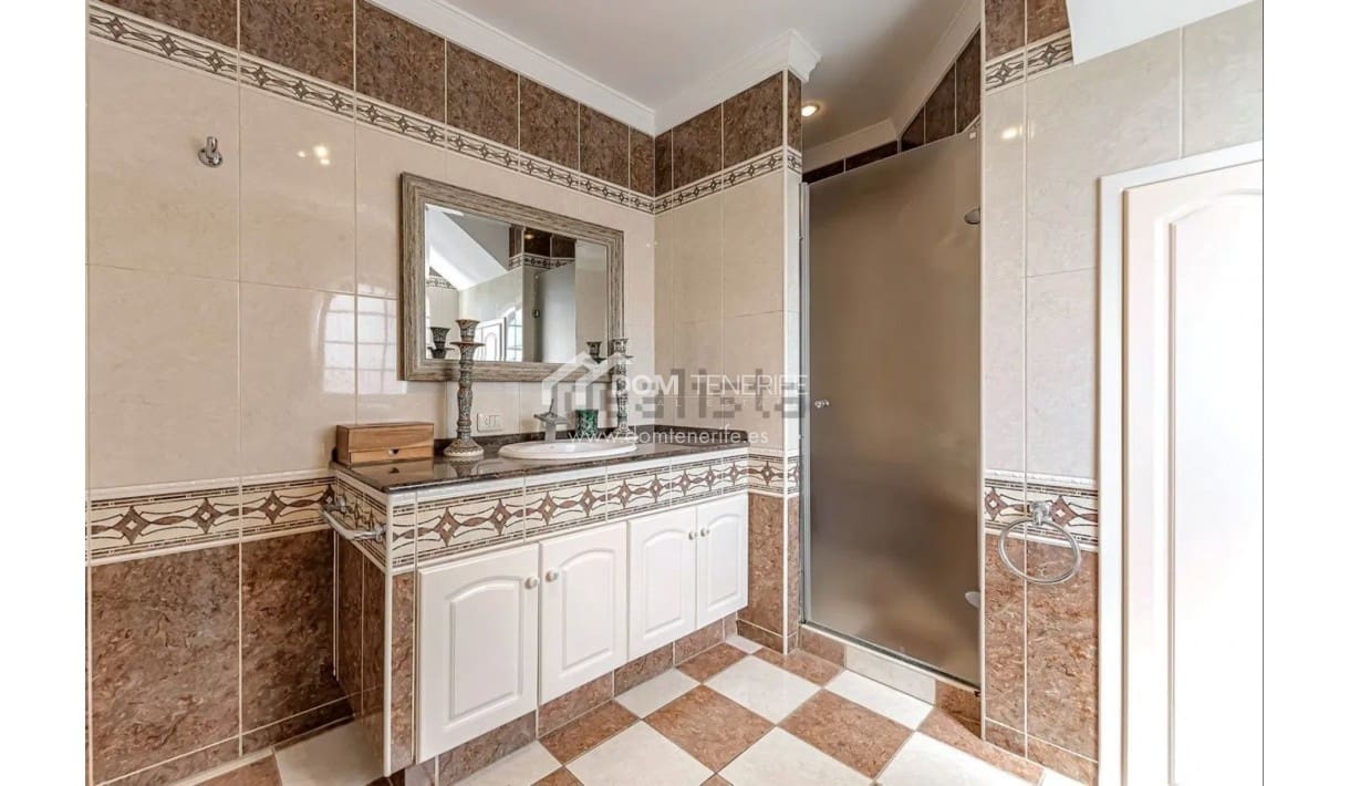 3 soveværelse Villa til salg i Callao Salvaje med swimmingpool - € 750.000 (Ref: 9232062)