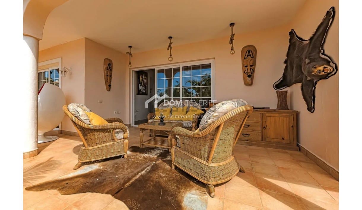 3 soveværelse Villa til salg i Callao Salvaje med swimmingpool - € 750.000 (Ref: 9232062)