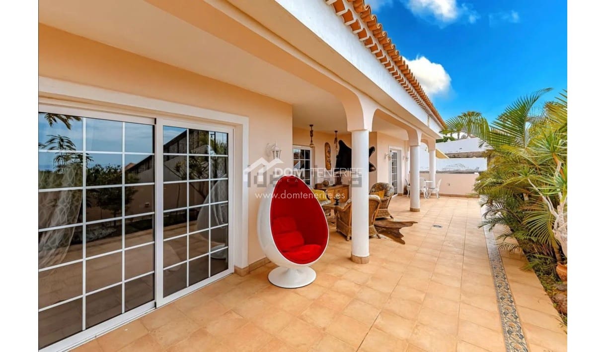 3 soveværelse Villa til salg i Callao Salvaje med swimmingpool - € 750.000 (Ref: 9232062)