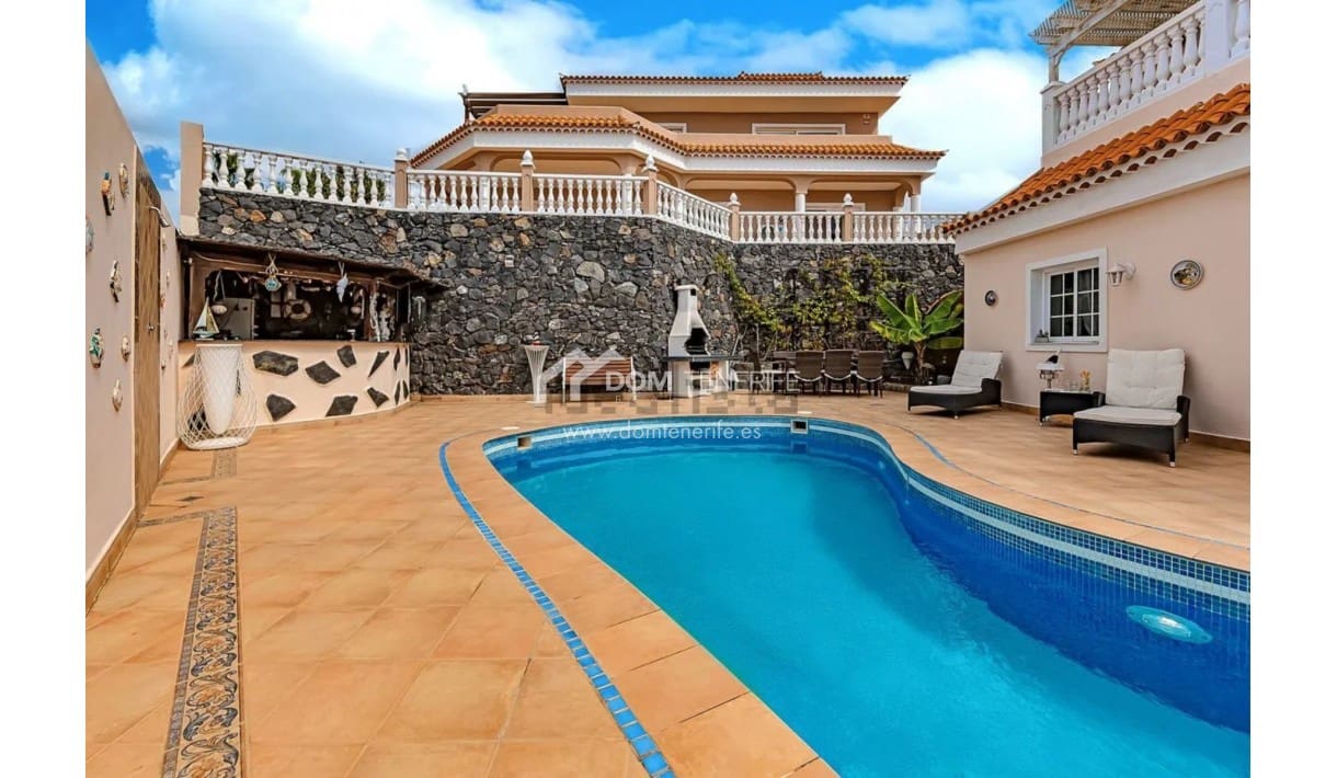 3 soveværelse Villa til salg i Callao Salvaje med swimmingpool - € 750.000 (Ref: 9232062)