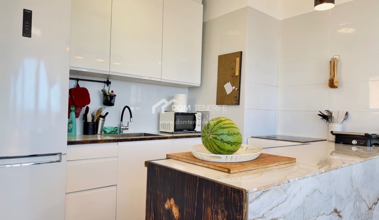 2 sovrum Hus till salu i Costa Adeje med garage - 515 000 € (Ref: 9270372)