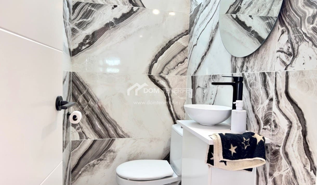 2 sovrum Hus till salu i Costa Adeje med garage - 515 000 € (Ref: 9270372)