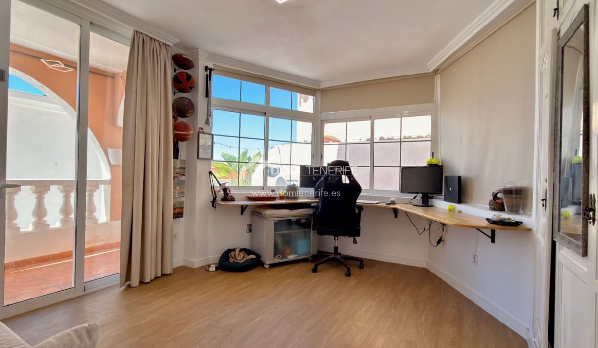 2 sovrum Hus till salu i Costa Adeje med garage - 515 000 € (Ref: 9270372)