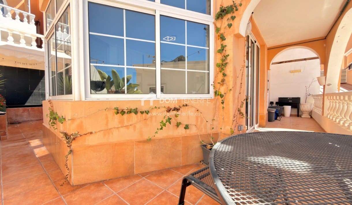 2 sovrum Hus till salu i Costa Adeje med garage - 515 000 € (Ref: 9270372)