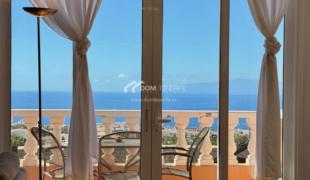 2 sovrum Hus till salu i Costa Adeje med garage - 515 000 € (Ref: 9270372)