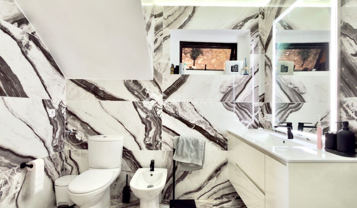 2 sovrum Hus till salu i Costa Adeje med garage - 515 000 € (Ref: 9270372)