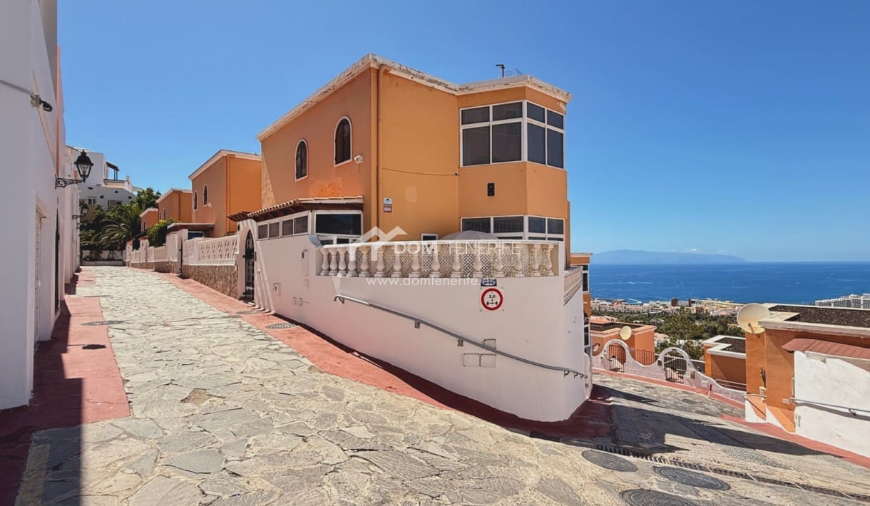 2 sovrum Hus till salu i Costa Adeje med garage - 515 000 € (Ref: 9270372)