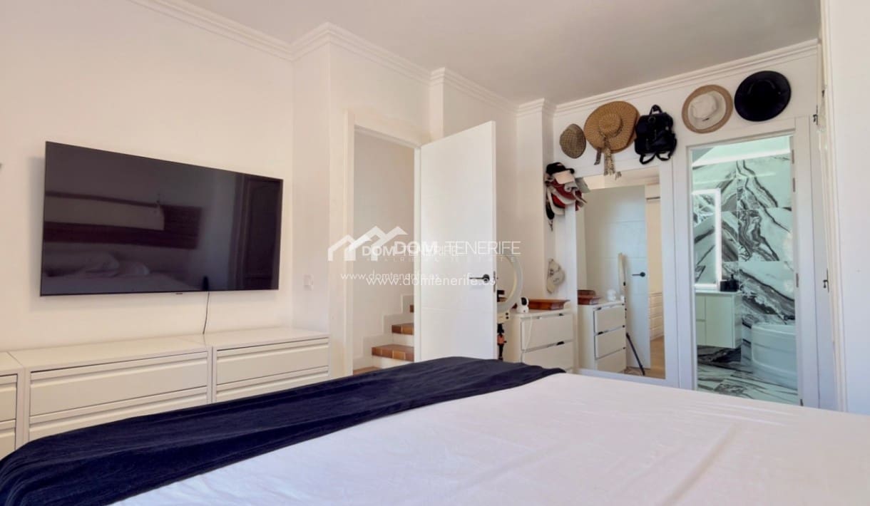 2 sovrum Hus till salu i Costa Adeje med garage - 515 000 € (Ref: 9270372)