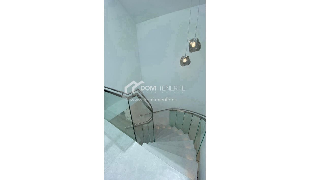 3 soveværelse Villa til salg i Fanabe med swimmingpool - € 1.400.000 (Ref: 9279815)