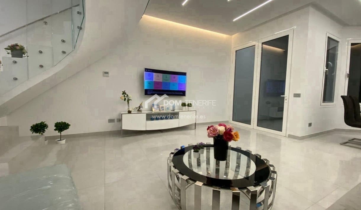 3 soveværelse Villa til salg i Fanabe med swimmingpool - € 1.400.000 (Ref: 9279815)