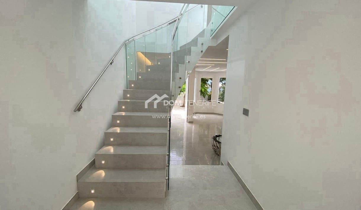 3 soveværelse Villa til salg i Fanabe med swimmingpool - € 1.400.000 (Ref: 9279815)