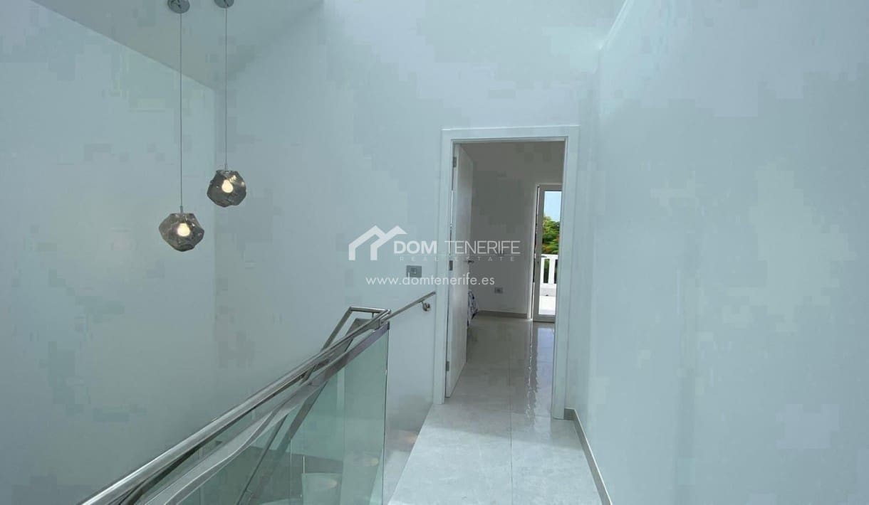 3 soveværelse Villa til salg i Fanabe med swimmingpool - € 1.400.000 (Ref: 9279815)