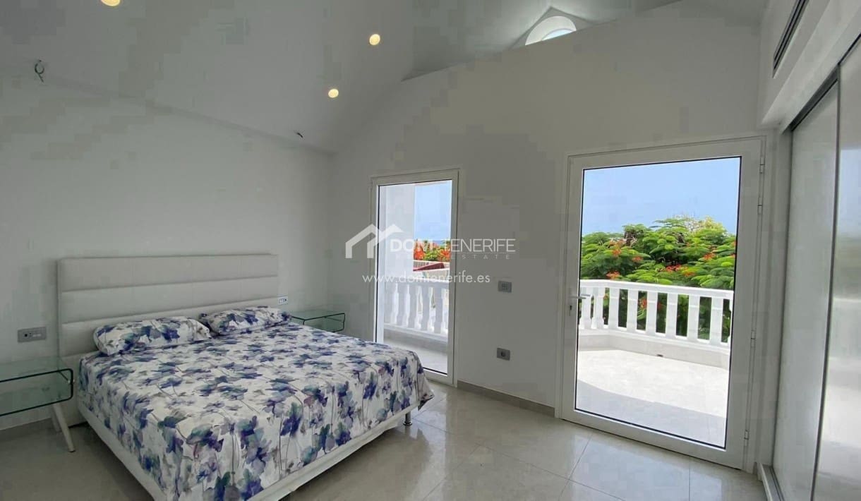 3 soveværelse Villa til salg i Fanabe med swimmingpool - € 1.400.000 (Ref: 9279815)