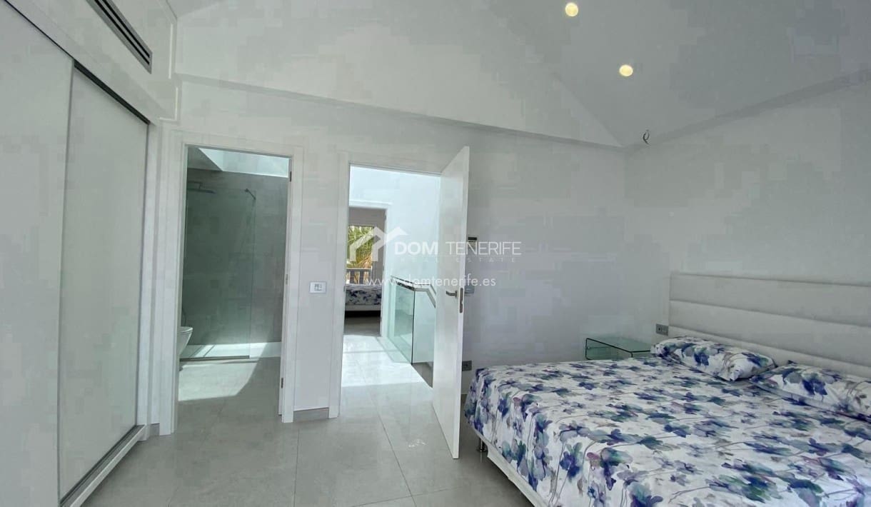 3 soveværelse Villa til salg i Fanabe med swimmingpool - € 1.400.000 (Ref: 9279815)