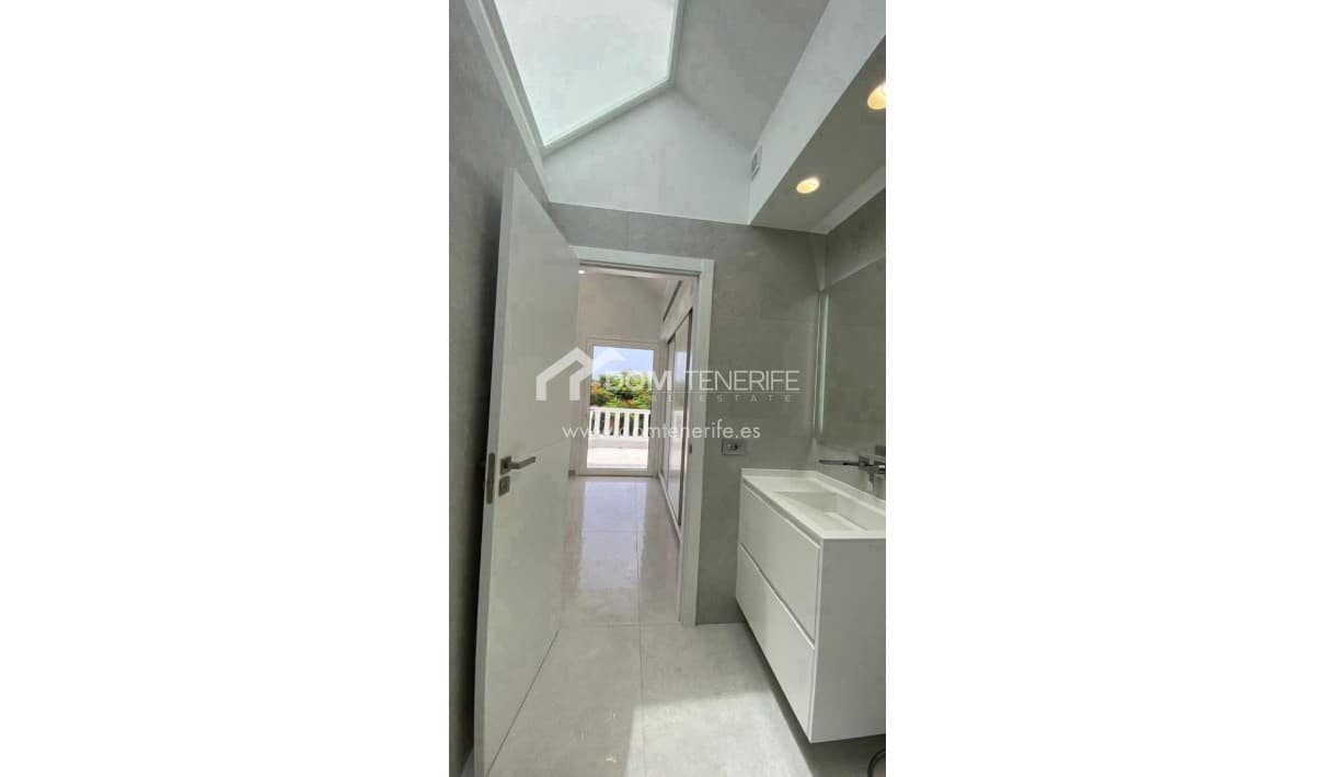 3 soveværelse Villa til salg i Fanabe med swimmingpool - € 1.400.000 (Ref: 9279815)