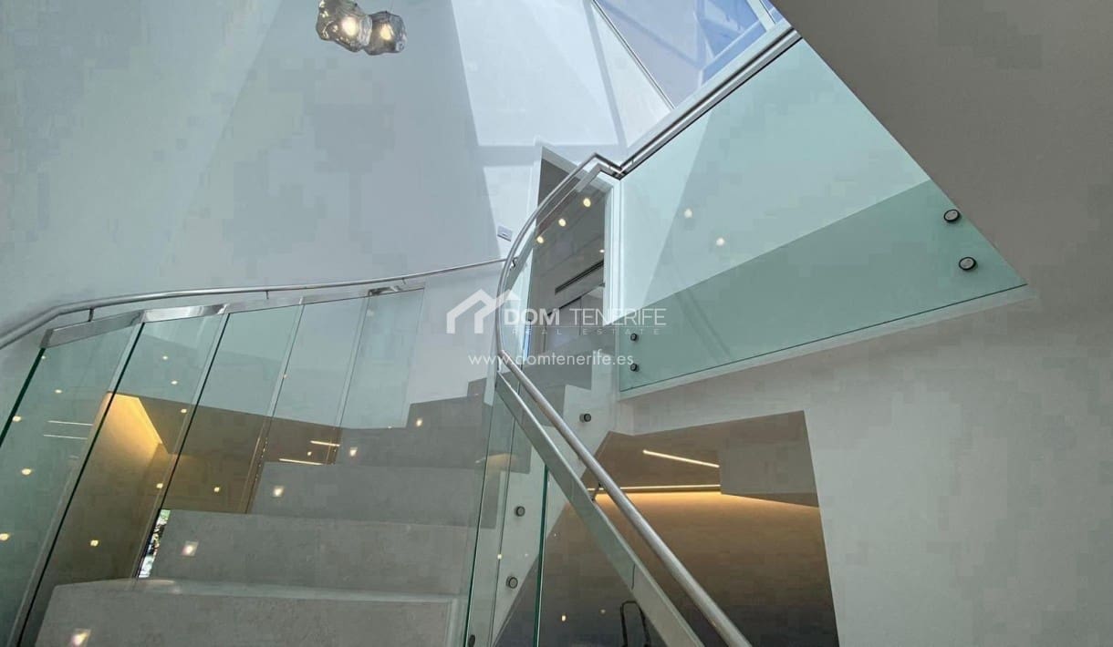 3 soveværelse Villa til salg i Fanabe med swimmingpool - € 1.400.000 (Ref: 9279815)