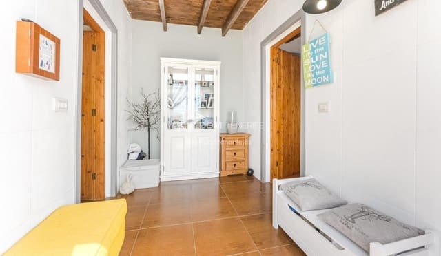 3 soveværelse Villa til salg i Granadilla de Abona med swimmingpool - € 389.000 (Ref: 9295047)