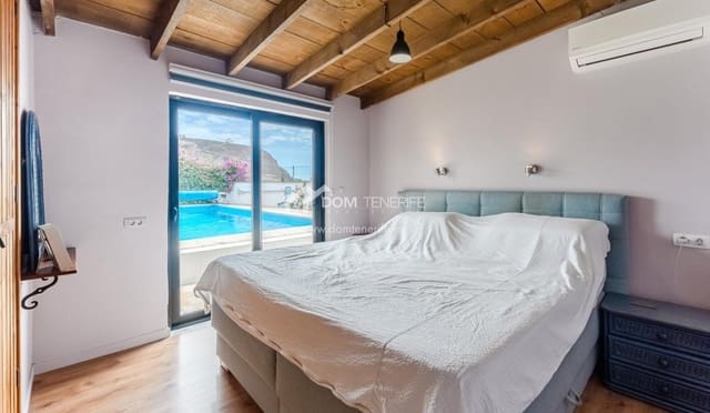 3 soveværelse Villa til salg i Granadilla de Abona med swimmingpool - € 389.000 (Ref: 9295047)