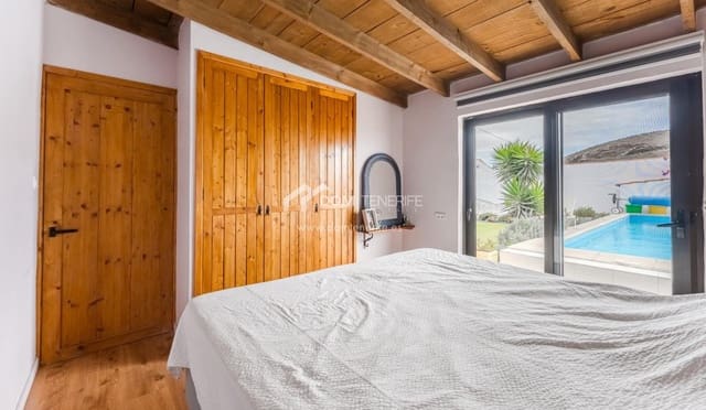 3 soveværelse Villa til salg i Granadilla de Abona med swimmingpool - € 389.000 (Ref: 9295047)