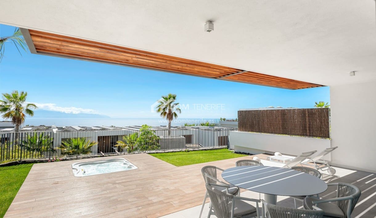 2 bedroom Apartment for sale in Guia de Isora with pool - € 950,000 (Ref: 9314536)