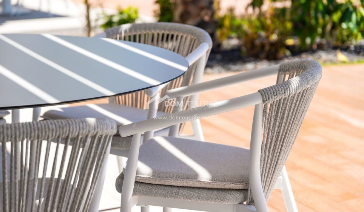 2 bedroom Apartment for sale in Guia de Isora with pool - € 980,000 (Ref: 9314543)