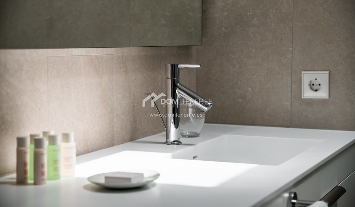 2 chambre Appartement à vendre à Guia de Isora avec piscine - 1 030 000 € (Ref: 9315169)