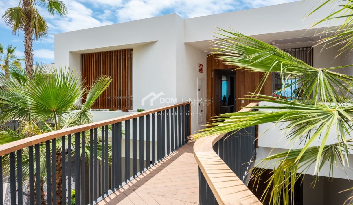 2 chambre Appartement à vendre à Guia de Isora avec piscine - 1 030 000 € (Ref: 9315169)