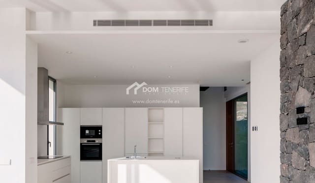 3 soveværelse Villa til salg i Guía de Isora med swimmingpool garage - € 1.735.000 (Ref: 9332866)