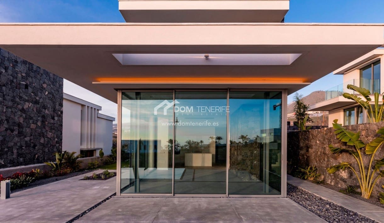 3 chambre Villa/Maison à vendre à Guia de Isora avec piscine garage - 1 705 000 € (Ref: 9332867)