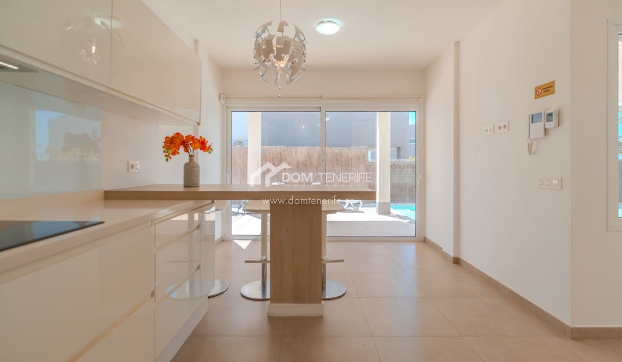 3 sovrum Villa till salu i Playa Paraiso med pool garage - 1 175 000 € (Ref: 9340366)