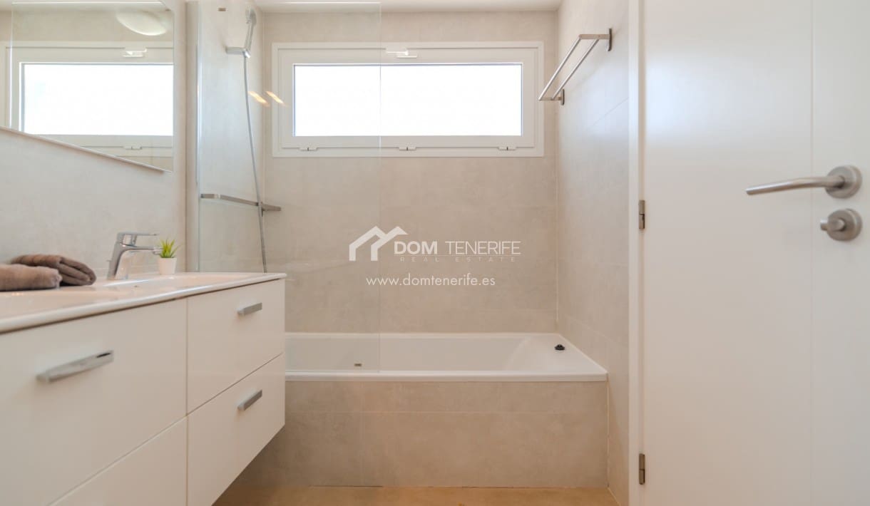 3 sovrum Villa till salu i Playa Paraiso med pool garage - 1 175 000 € (Ref: 9340366)