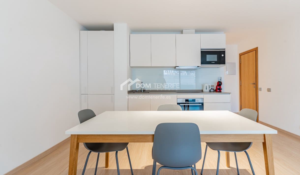 2 chambre Appartement à vendre à Adeje avec piscine - 295 000 € (Ref: 9345200)