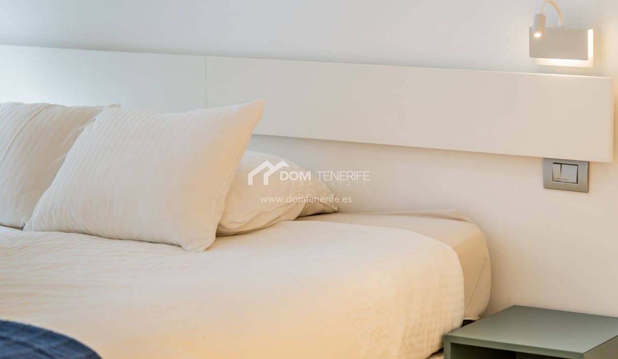 2 chambre Appartement à vendre à Adeje avec piscine - 295 000 € (Ref: 9345200)