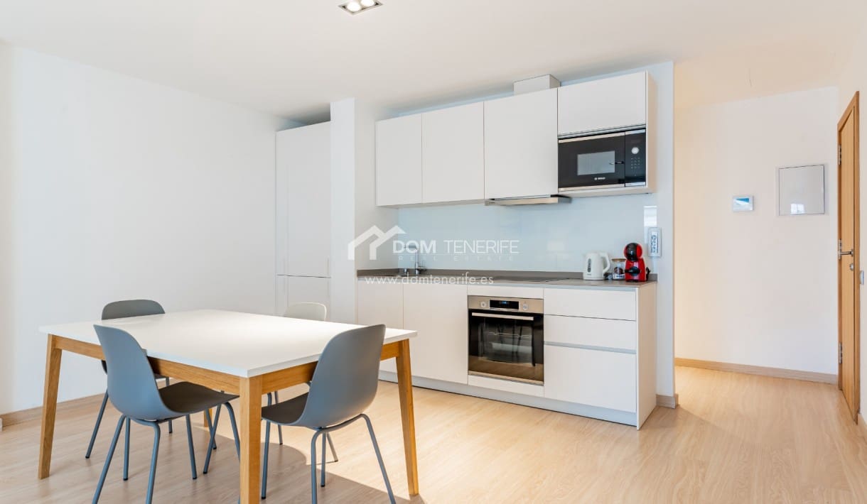 2 chambre Appartement à vendre à Adeje avec piscine - 295 000 € (Ref: 9345200)